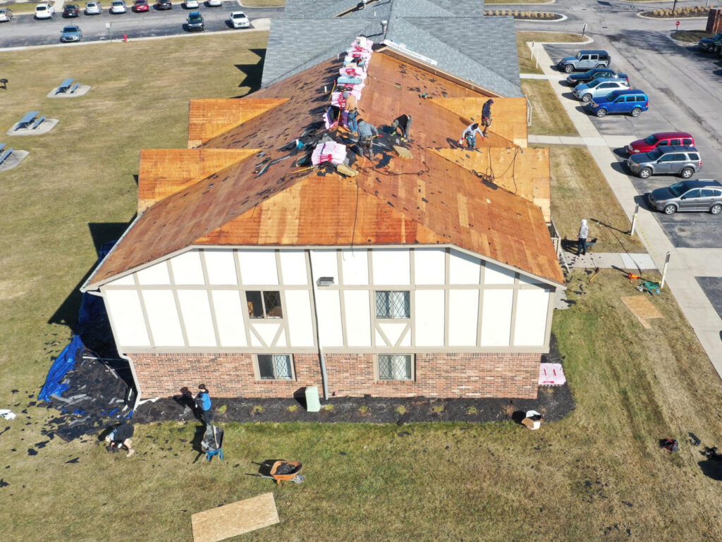 Apartment_roof_tear-off_Statewide_Construction_roofing